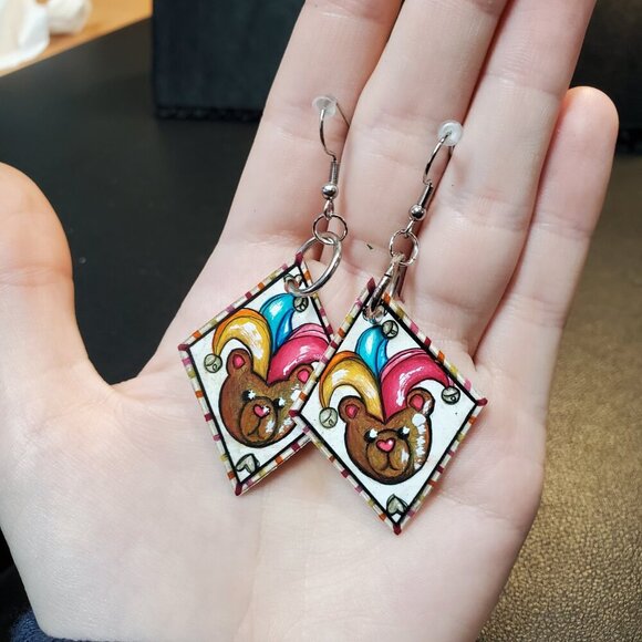 Unique weirdcore jester clown teddy bear diamond-shaped silver earrings - Picture 12 of 14